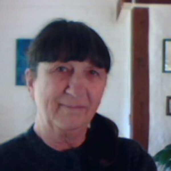 Dr. Anita De Bellis